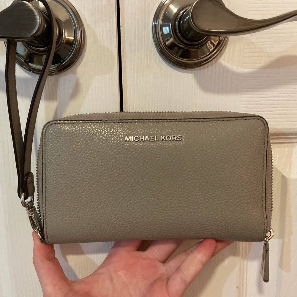 Michael Kors Wristlet